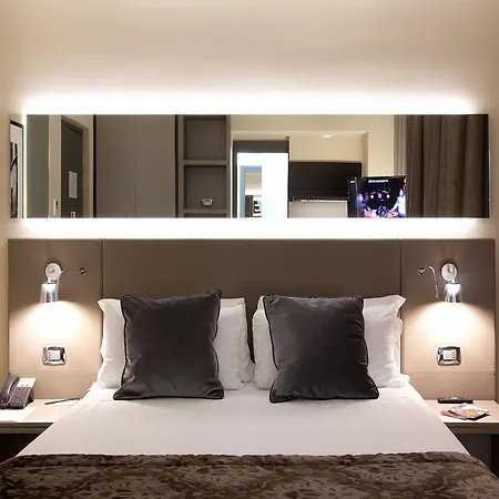 מלון Quirinale Luxury 3*