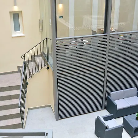 Quirinale Luxury מלון