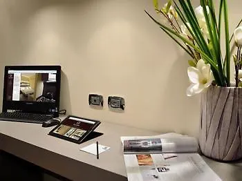 دار ضيافة كيرينال لاكشري رومز 3* روما